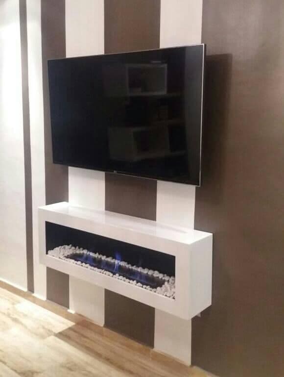 Cheminée murale moderne avec un design épuré