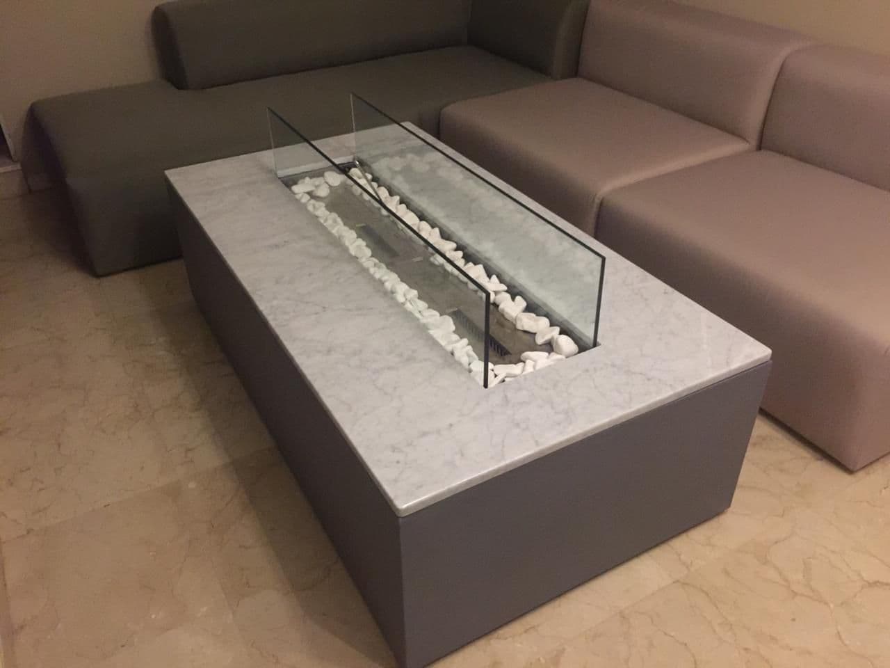 Cheminée de table élégante avec une finition luxueuse